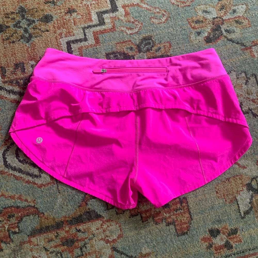 Lululemon size 6 speed ups 2.5 inch